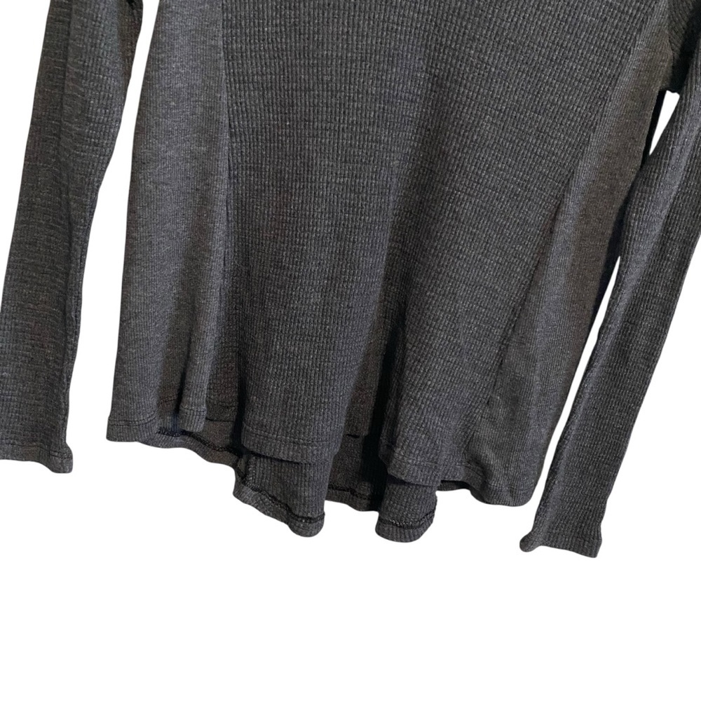 t.la Anthropologie Charcoal Gray V Neck Thermal Long Sleeve Tee Size Small - Picture 4 of 7